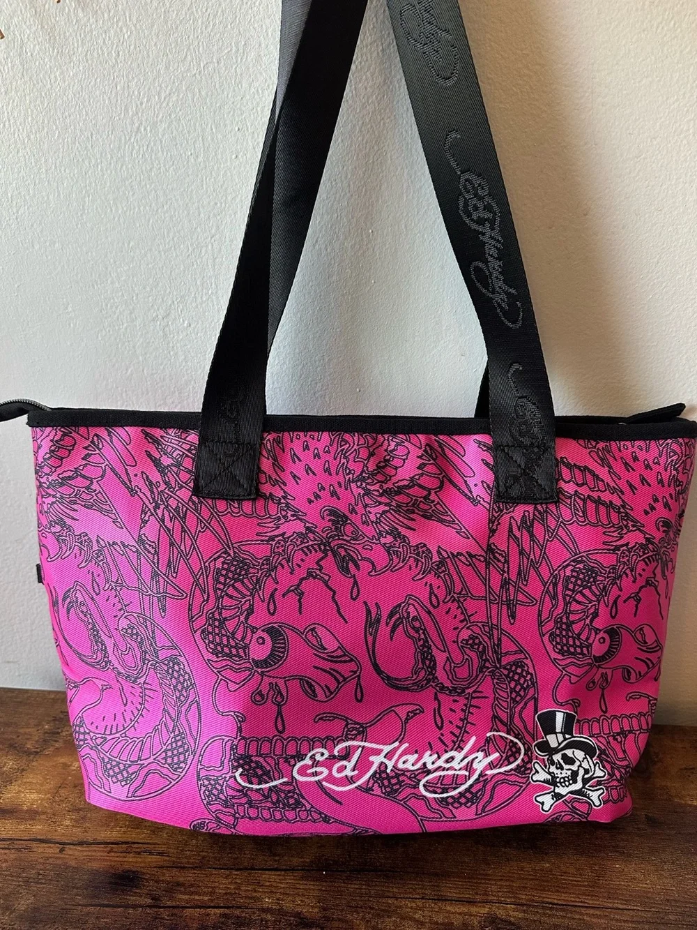 Ed Hardy Hot Pink Tattoo-Print Tote Bag with Charm Accents Large Capacity NWT - Picture 4 of 5